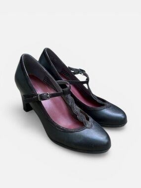 Abeo “Vella” Leather T-Strap Mary Jane in Black Size 6 1/2N